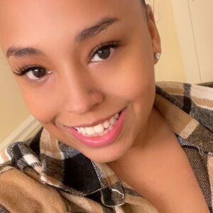 Meet your Posher, Briana